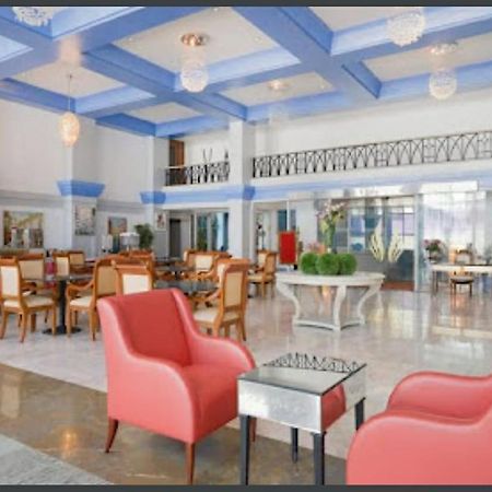 Royal Palms Hotel Мумбаи Экстерьер фото
